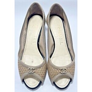 Chanel Kitten Heels Nude Beige Mesh Leather w/ Pearl CC Detail Vintage Sz 35 5